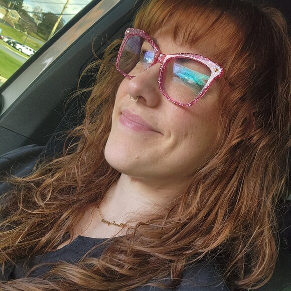 Meet your Posher, DeAnna - Picture 1 of 1